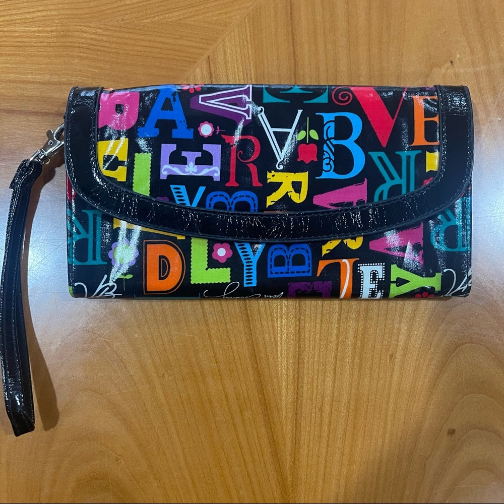 VERA BRADLEY colorful Wristlet Wallet Fun and colorful  inside zipper